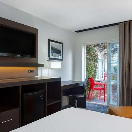 Ramada By Wyndham Spokane Airport Exterior photo