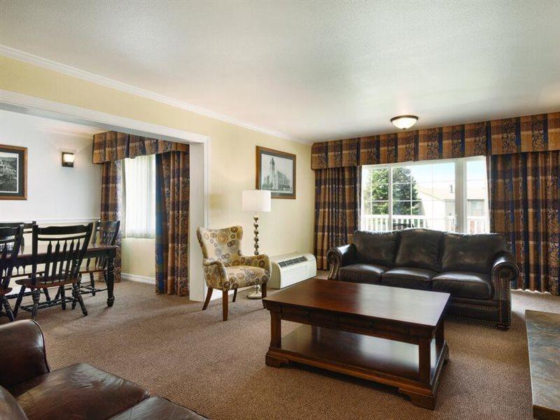 Hotel Ramada By Wyndham Airport