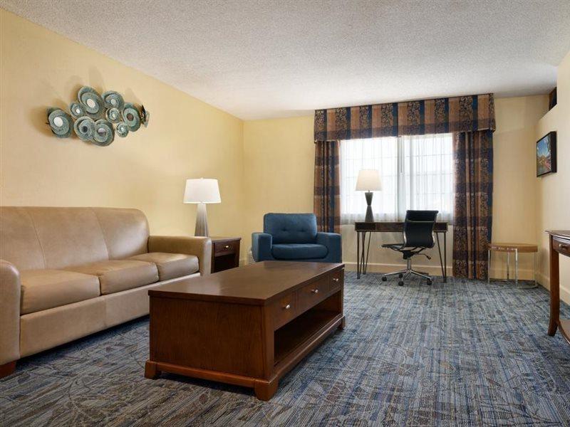 Hotel Ramada By Wyndham Airport