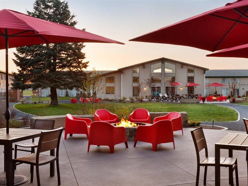 Hotel Ramada By Wyndham Airport Spokane