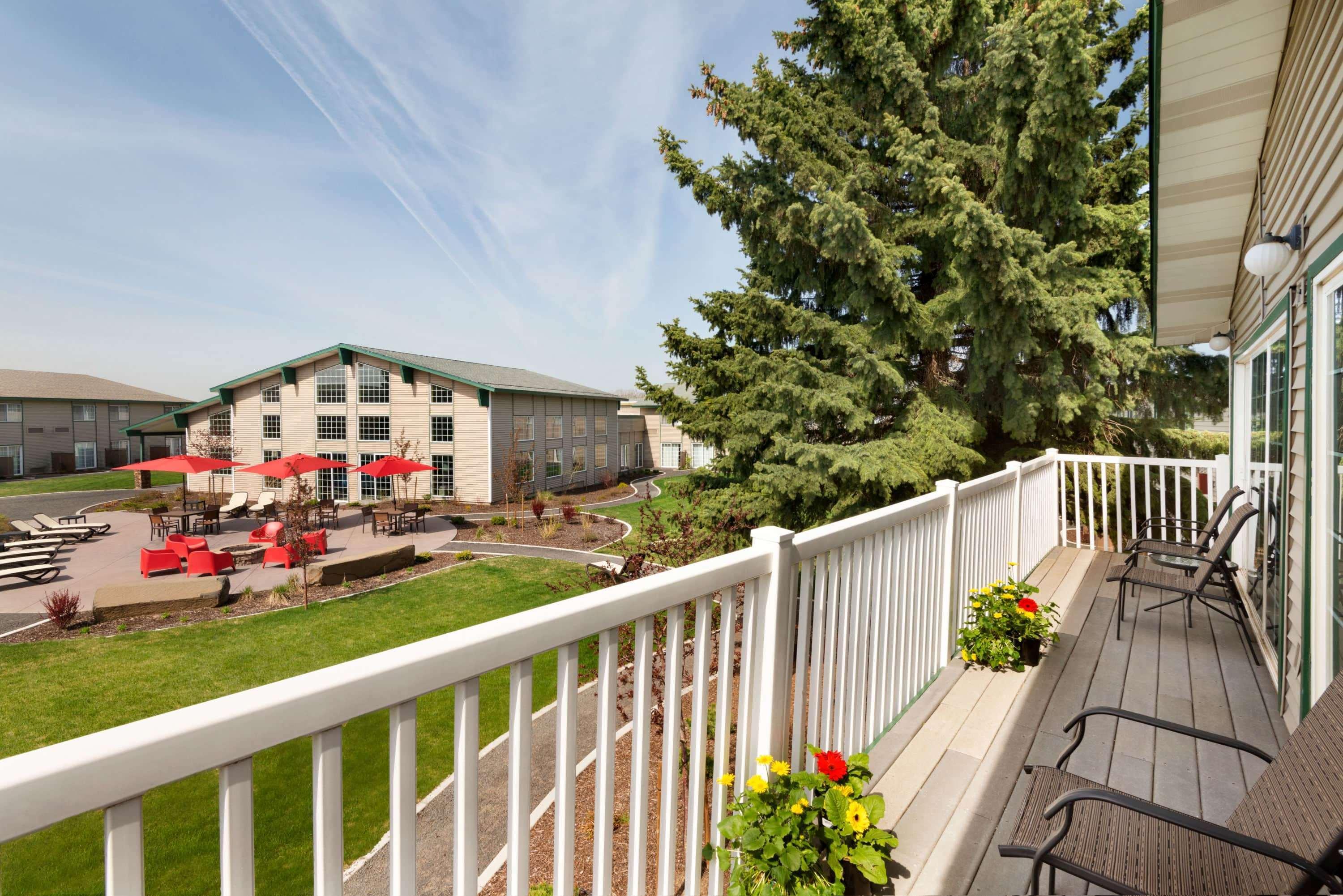 Ramada By Wyndham Airport Hotel 3*