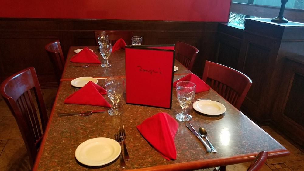 Ramada By Wyndham Airport Spokane