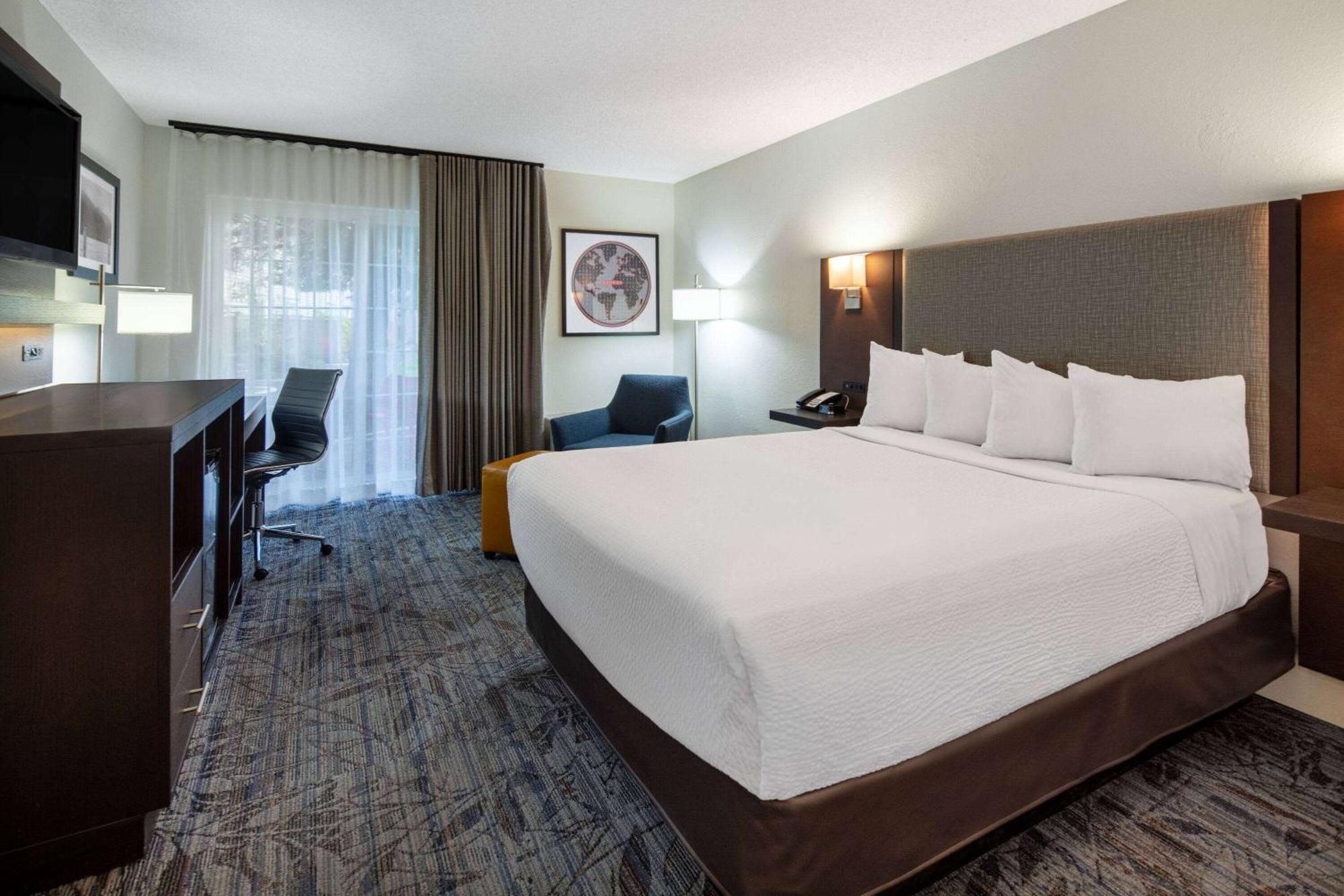 Ramada By Wyndham Airport Hotel