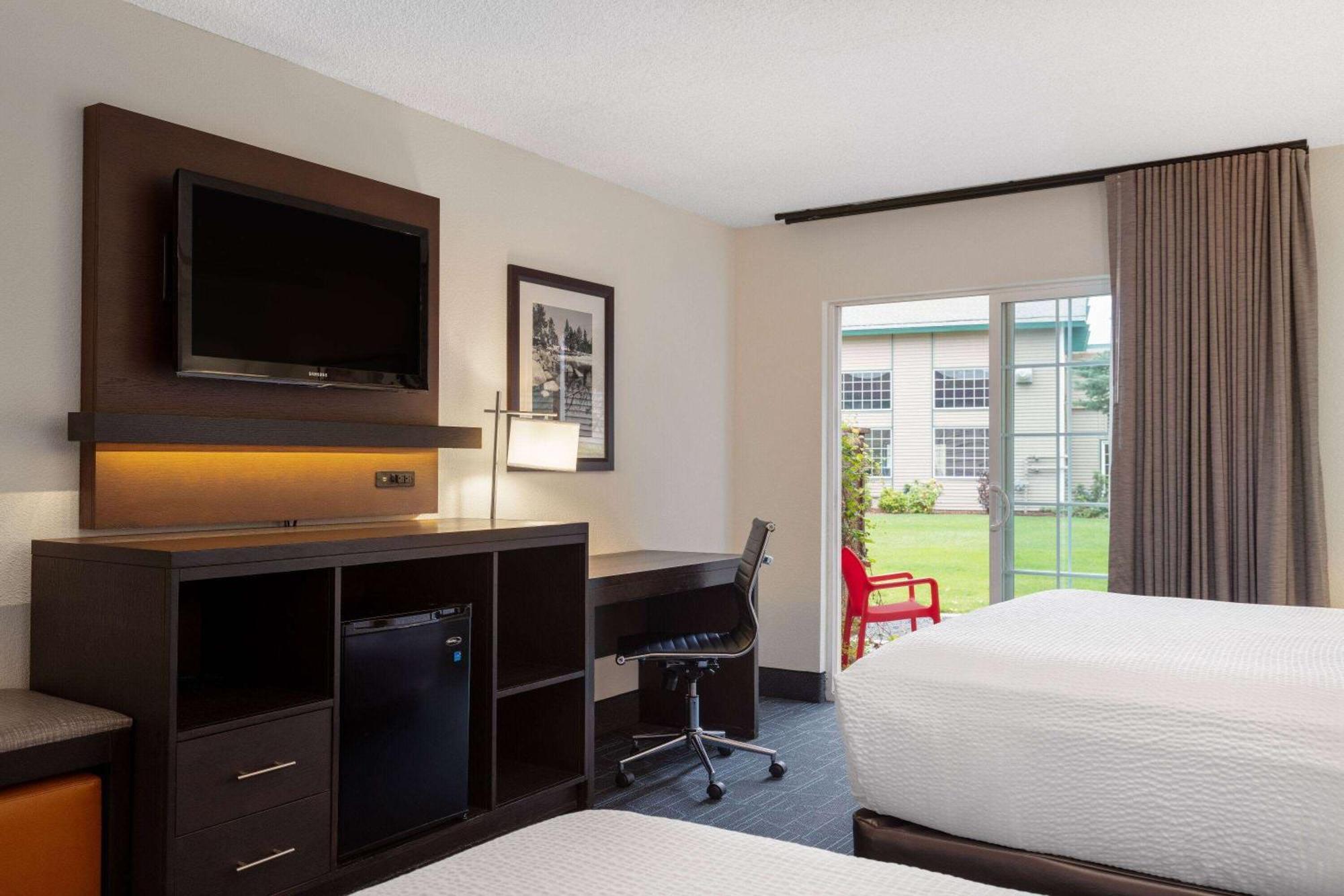Hotel Ramada By Wyndham Airport Spokane
