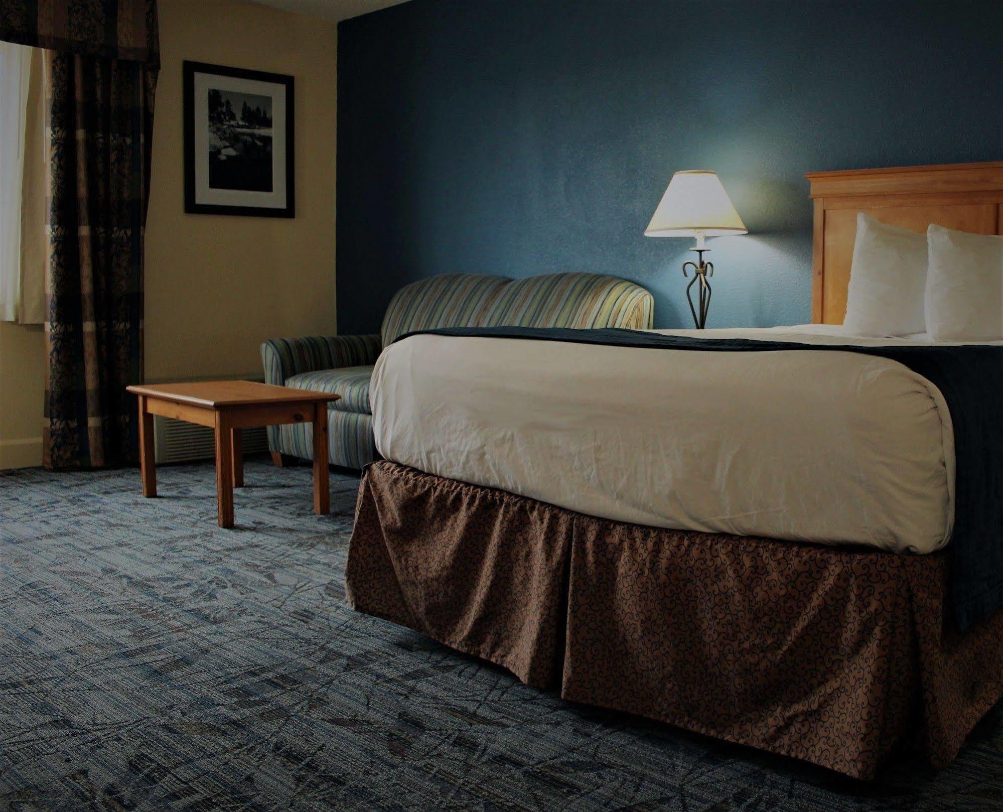 Ramada By Wyndham Airport Spokane
