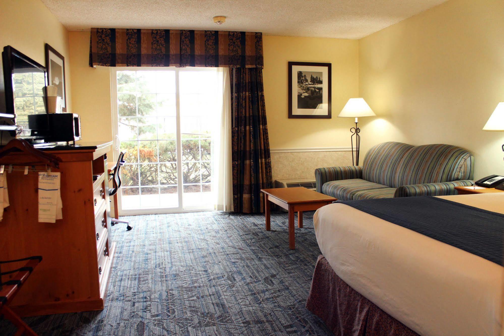 Hotel Ramada By Wyndham Airport