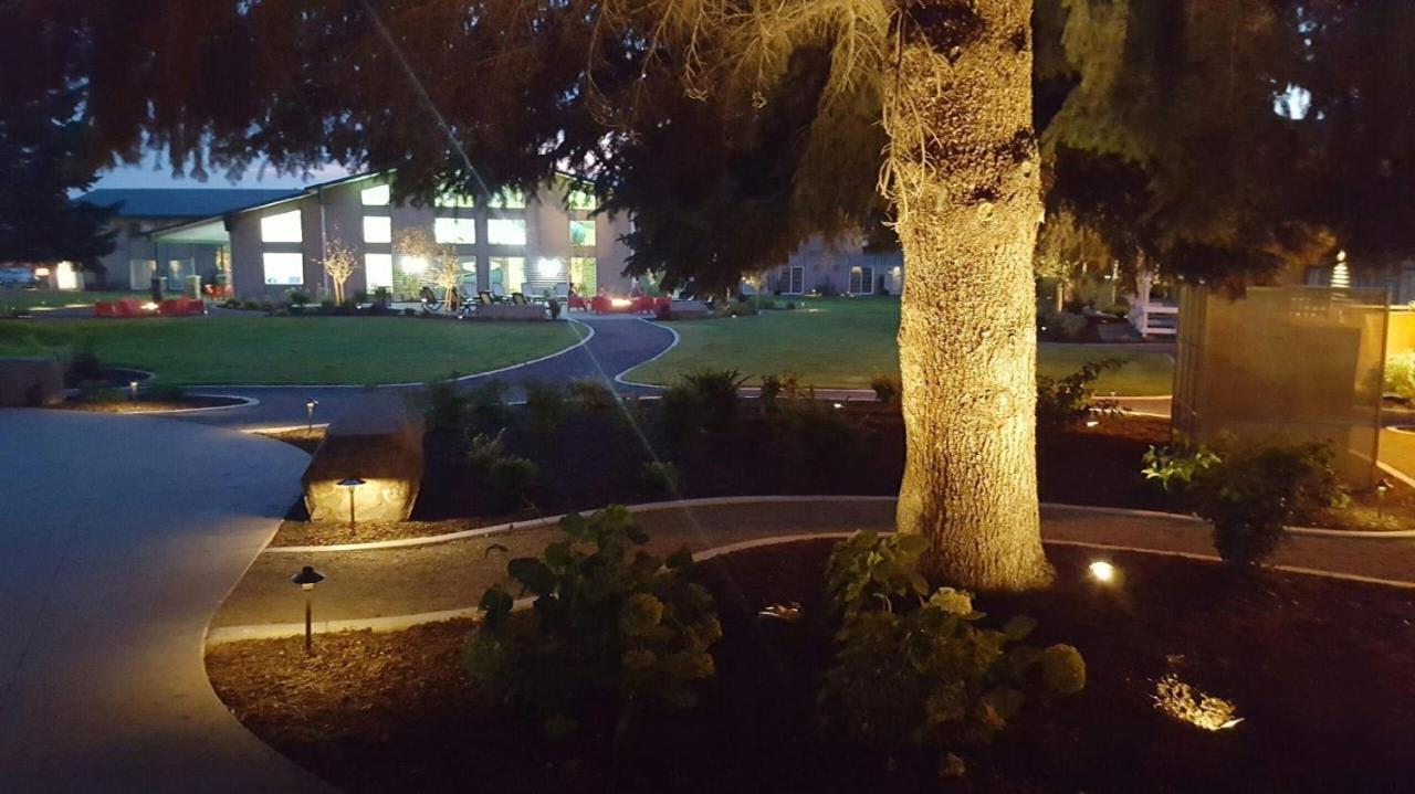 Ramada By Wyndham Airport Hotel 3*